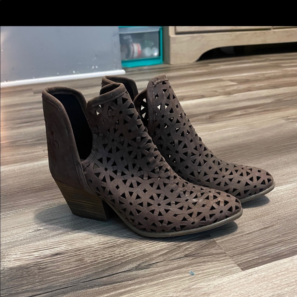 Size 10 brown bootie